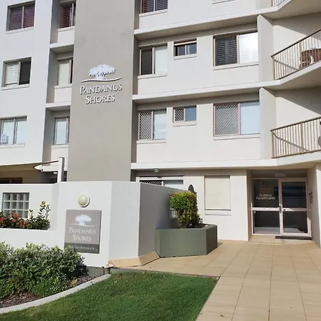 Pandanus Shores Kings Beach Caloundra Exterior photo